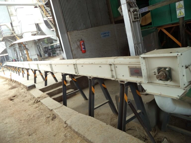 Drag Chain Conveyors for gentle handling without damage to sensitive grains such as paddy or rice.