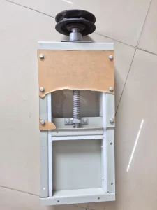 Manual discharge gate